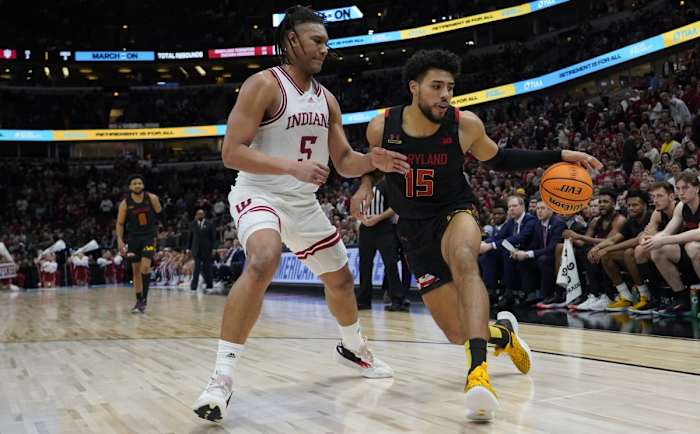 Patrick Emilien (15) is defended by Indiana Hoosiers forward Malik Reneau (5) during the second half at United Center.